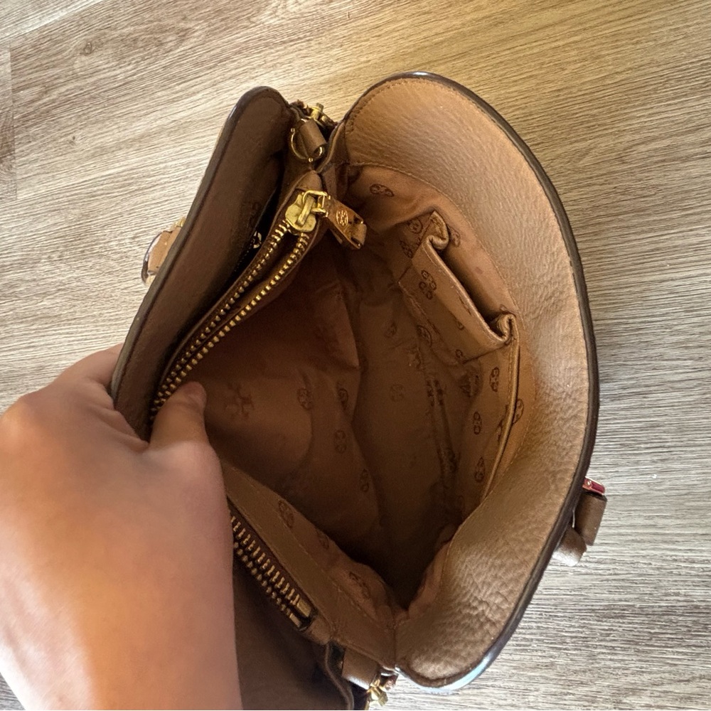 Tory Burch Robinson Tan Leather Satchel - Picture 13 of 16